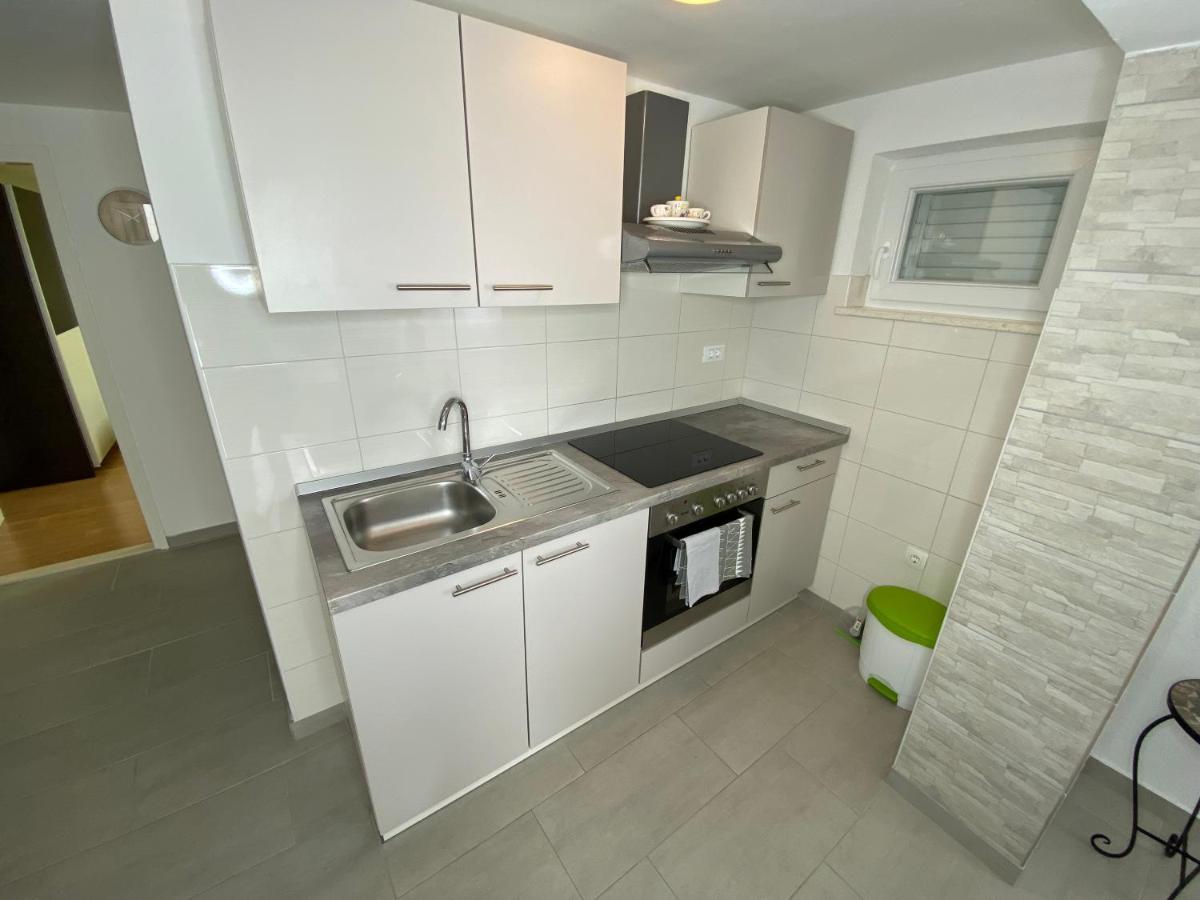 Apartment Carmen โตรกีร์ ภายนอก รูปภาพ