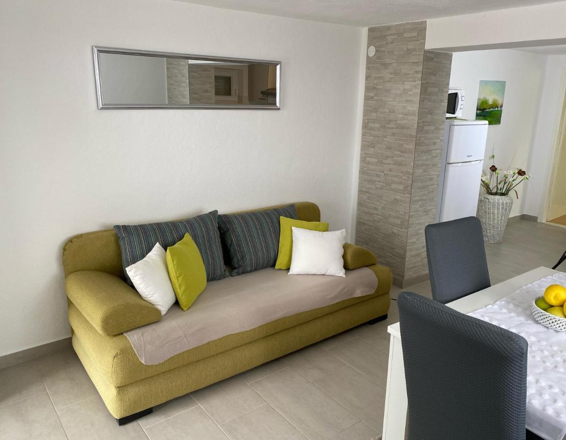 Apartment Carmen โตรกีร์ ภายนอก รูปภาพ