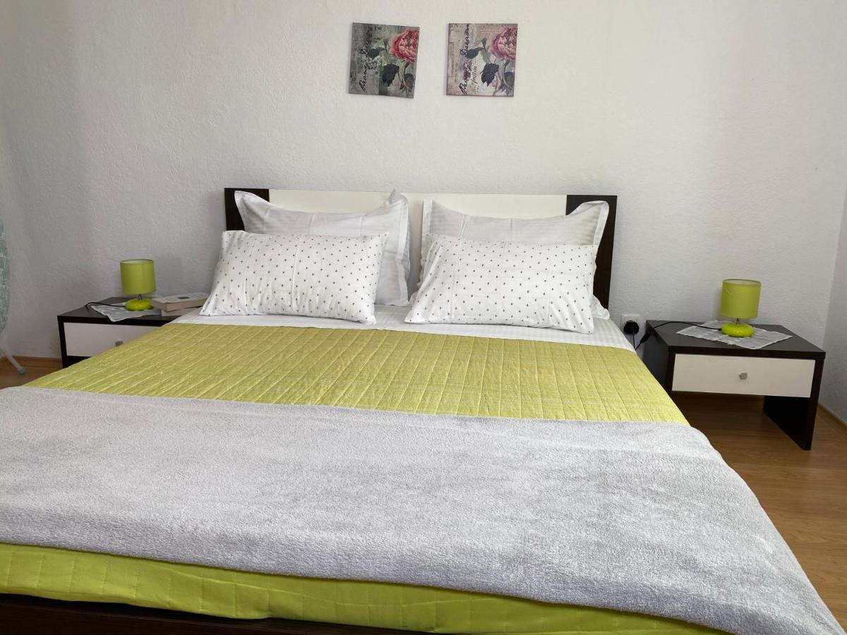 Apartment Carmen โตรกีร์ ภายนอก รูปภาพ