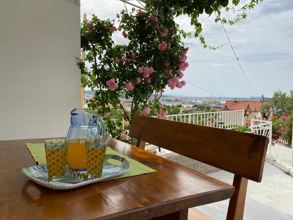 Apartment Carmen โตรกีร์ ภายนอก รูปภาพ