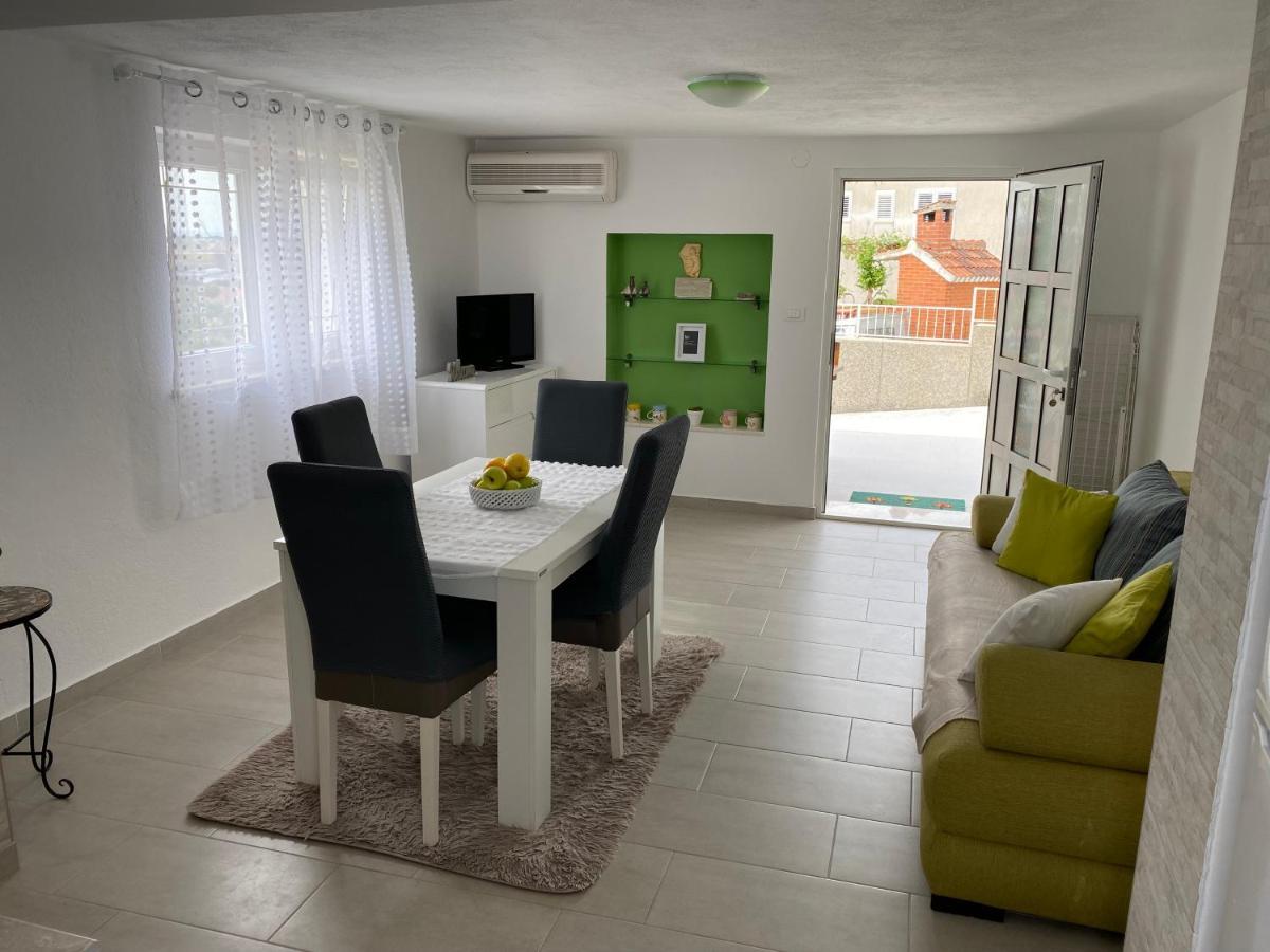 Apartment Carmen โตรกีร์ ภายนอก รูปภาพ
