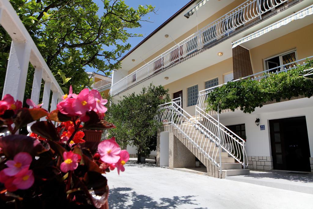 Apartment Carmen โตรกีร์ ภายนอก รูปภาพ