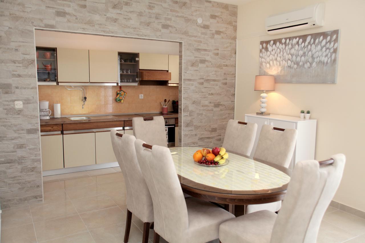 Apartment Carmen โตรกีร์ ภายนอก รูปภาพ