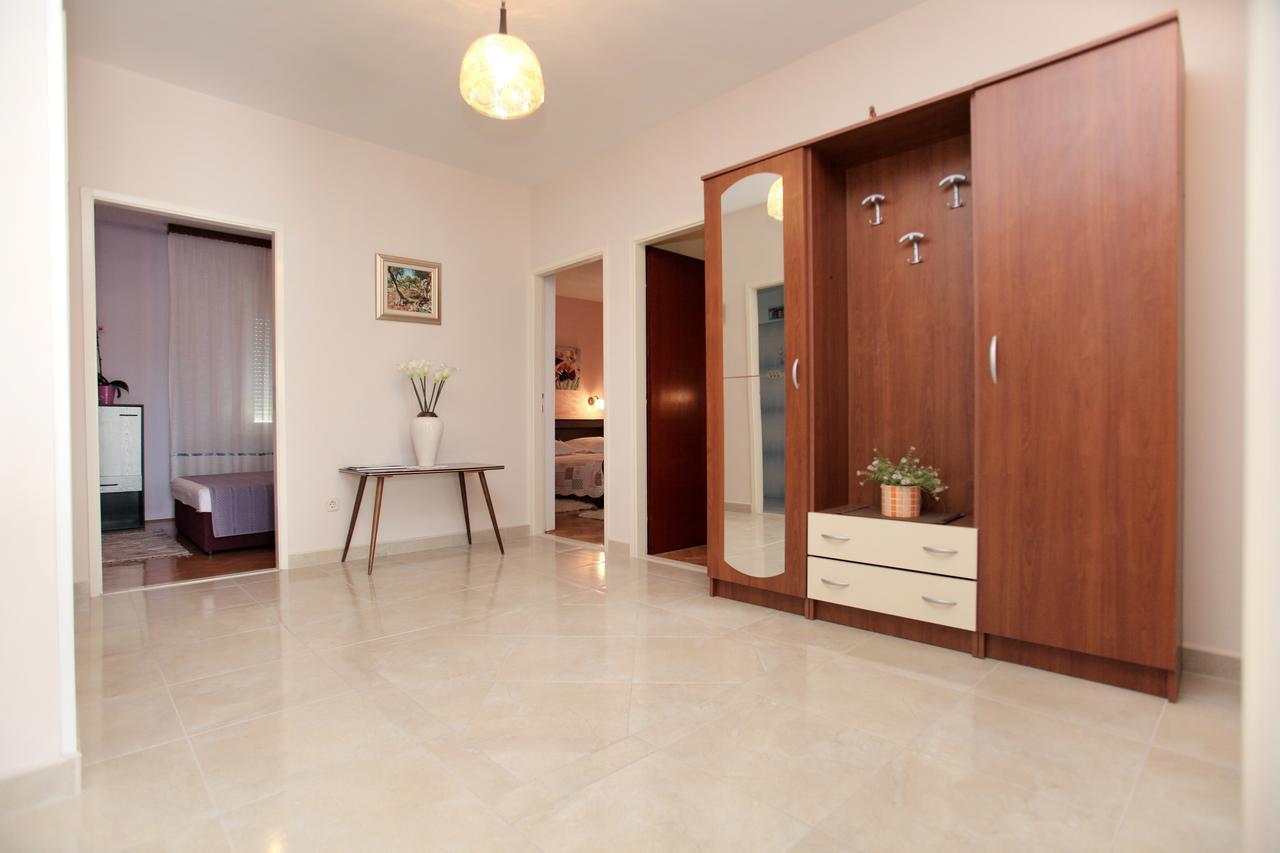 Apartment Carmen โตรกีร์ ภายนอก รูปภาพ