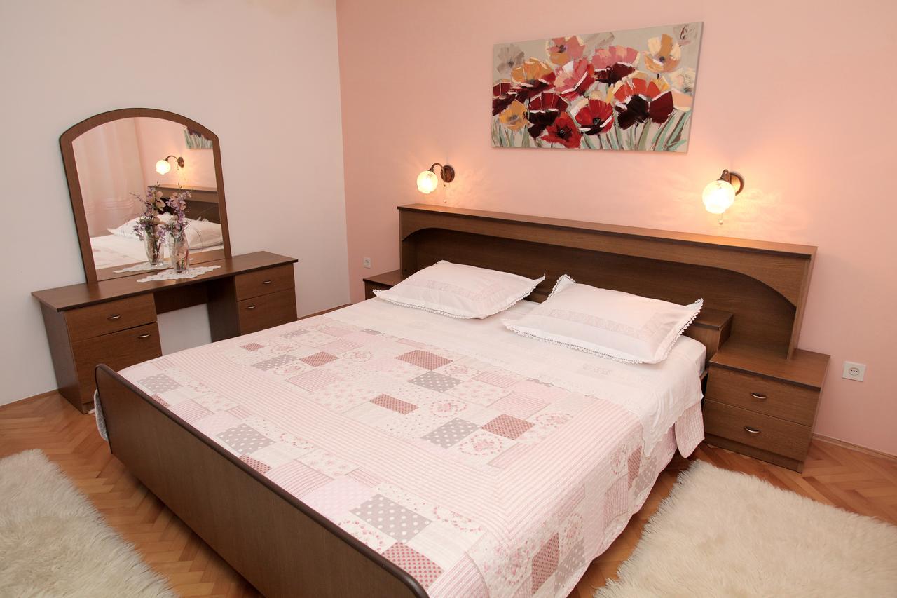 Apartment Carmen โตรกีร์ ภายนอก รูปภาพ