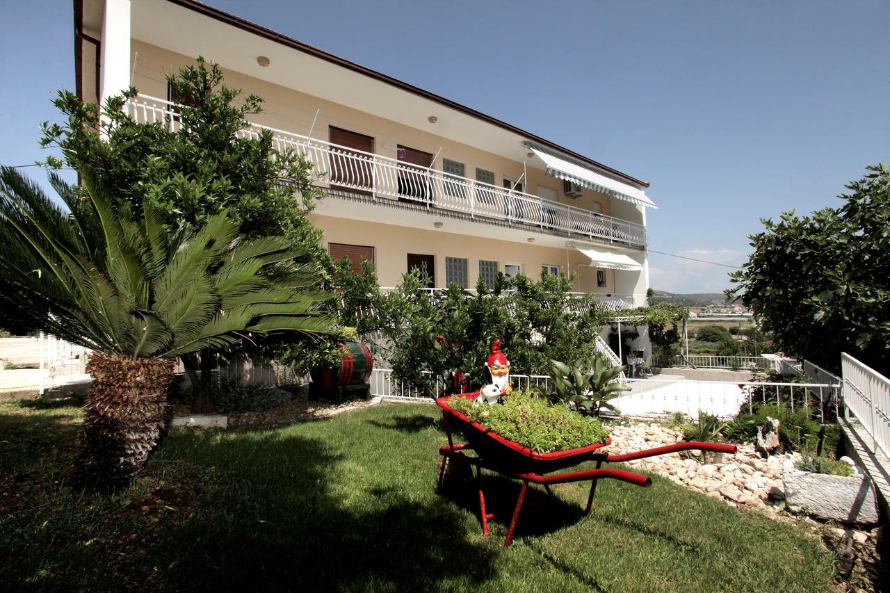 Apartment Carmen โตรกีร์ ภายนอก รูปภาพ