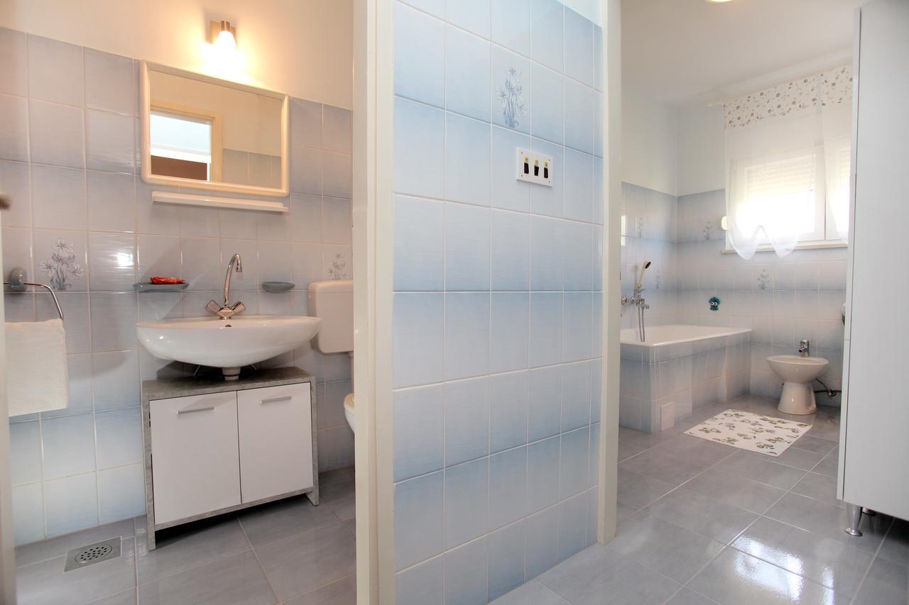 Apartment Carmen โตรกีร์ ภายนอก รูปภาพ